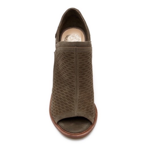 Vince Camuto Tornado 01 Karini Booties - Picture 5 of 13